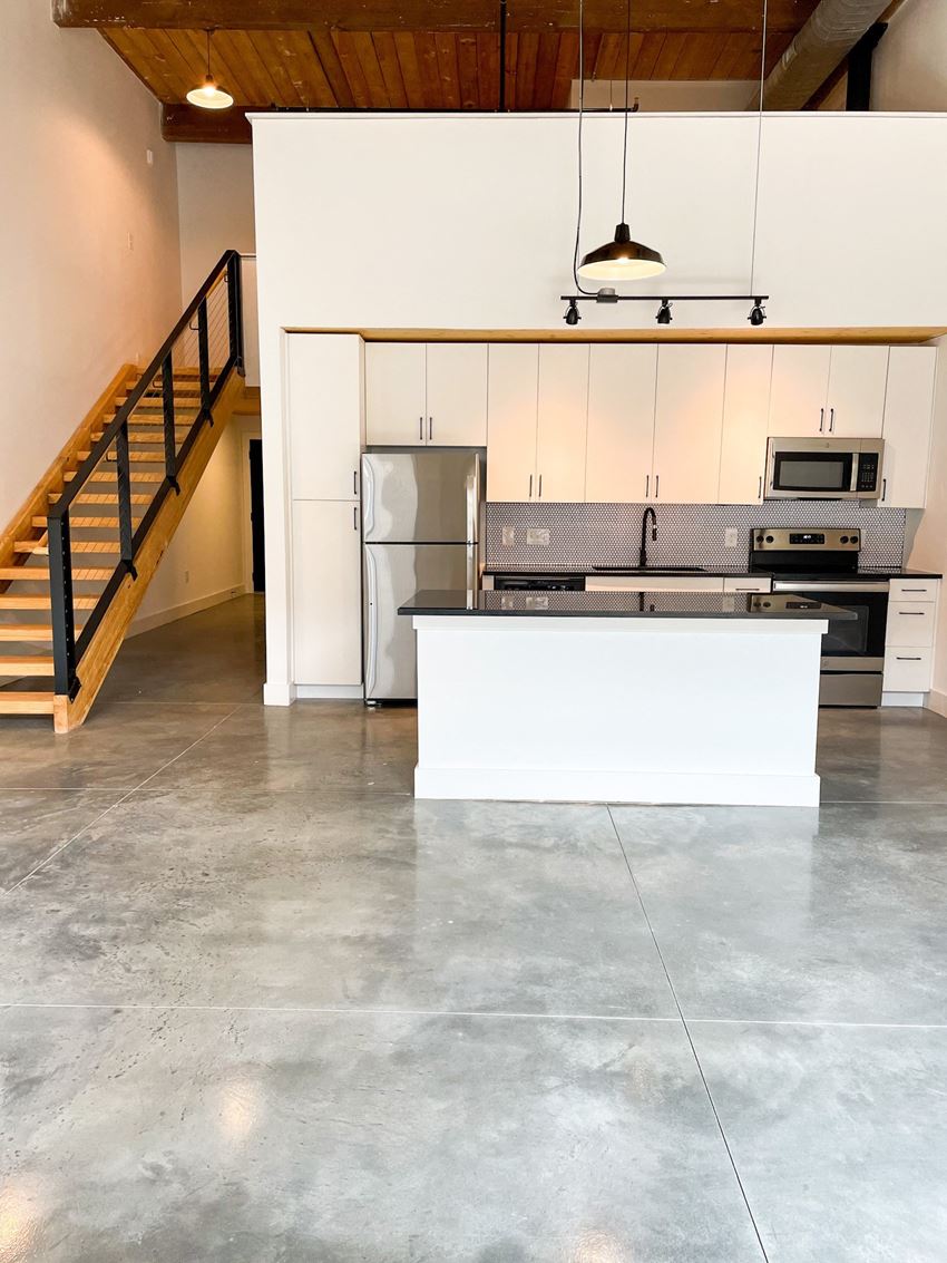 Judson Mill Lofts Apartments, 701 Easley Bridge Rd, Building 3000